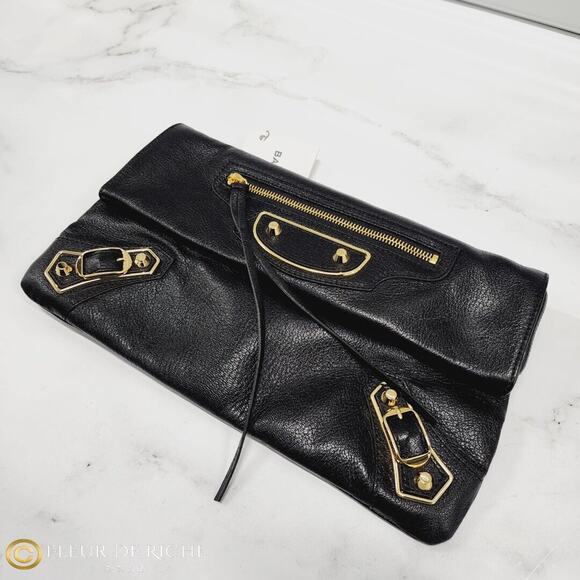 $1295 Balenciaga Agneau Chevre Leather Envelope Strap Clutch Black NWT - Picture 1 of 9